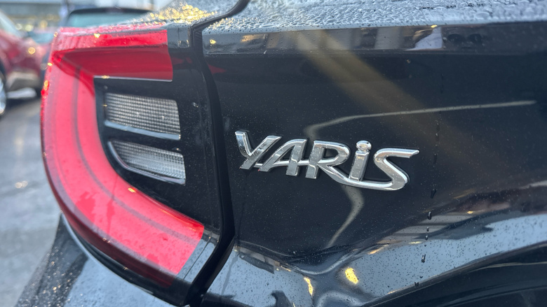 Toyota Yaris 1.5 Hybrid Design 5dr CVT Hybrid Hatchback